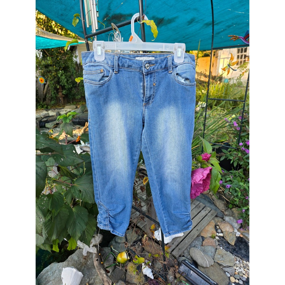Phat Fashions Silver Label‎ Girls Blue Denim Capri Jeans Rhinestone Embellished